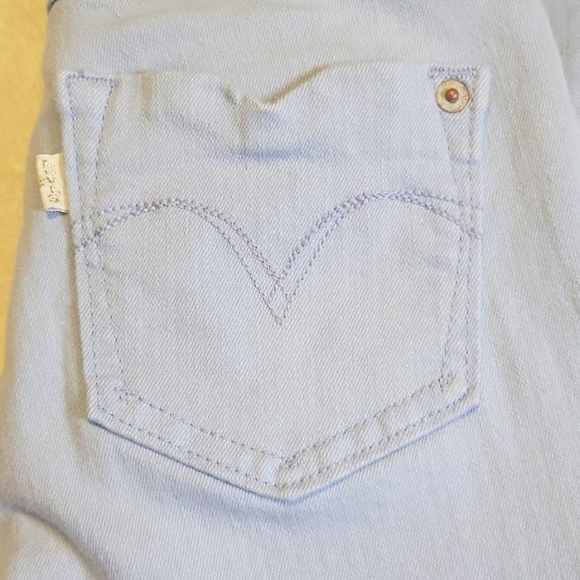 Levi's - Picture 9 of 11